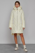 Оптом Пальто утепленное с капюшоном зимнее женское светло-желтого цвета 51128SJ в Омске