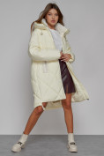 Оптом Пальто утепленное с капюшоном зимнее женское светло-желтого цвета 51128SJ, фото 13