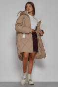 Оптом Пальто утепленное с капюшоном зимнее женское светло-коричневого цвета 51128SK, фото 12