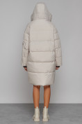 Оптом Пальто утепленное с капюшоном зимнее женское бежевого цвета 51139B, фото 4
