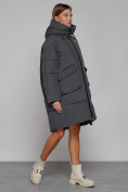 Оптом Пальто утепленное с капюшоном зимнее женское темно-серого цвета 51139TC в Омске, фото 3