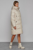 Оптом Пальто утепленное с капюшоном зимнее женское бежевого цвета 51155B в Новосибирске, фото 3