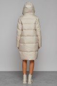 Оптом Пальто утепленное с капюшоном зимнее женское бежевого цвета 51155B в Волгоградке, фото 4