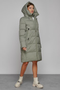 Оптом Пальто утепленное с капюшоном зимнее женское зеленого цвета 51155Z в Волгоградке, фото 7