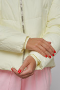 Оптом Зимняя женская куртка модная с капюшоном светло-желтого цвета 512305SJ в Казани, фото 9
