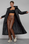 Оптом Пальто утепленное с капюшоном зимнее женское черного цвета 52109Ch в Омске, фото 12