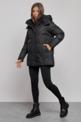 Оптом Зимняя женская куртка молодежная с капюшоном черного цвета 52301Ch в Казани, фото 3