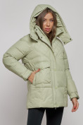 Оптом Зимняя женская куртка молодежная с капюшоном салатового цвета 52301Sl в Казани, фото 11
