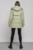 Оптом Зимняя женская куртка молодежная с капюшоном салатового цвета 52301Sl в Казани, фото 4
