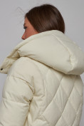 Оптом Зимняя женская куртка модная с капюшоном бежевого цвета 52302B в Казани, фото 12