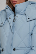 Оптом Зимняя женская куртка модная с капюшоном голубого цвета 52302Gl в Казани, фото 12