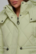 Оптом Зимняя женская куртка модная с капюшоном салатового цвета 52302Sl в Екатеринбурге, фото 13