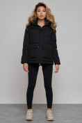 Оптом Зимняя женская куртка модная с капюшоном черного цвета 52303Ch в Казани