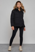 Оптом Зимняя женская куртка модная с капюшоном черного цвета 52303Ch в Казани, фото 2