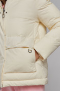 Оптом Зимняя женская куртка модная с капюшоном светло-желтого цвета 52303SJ в Казани, фото 11