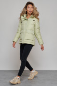 Оптом Зимняя женская куртка модная с капюшоном салатового цвета 52303Sl в Казани, фото 3