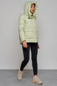 Оптом Зимняя женская куртка модная с капюшоном салатового цвета 52303Sl в Казани, фото 7