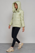 Оптом Зимняя женская куртка модная с капюшоном салатового цвета 52303Sl в Казани, фото 8