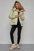 Оптом Зимняя женская куртка модная с капюшоном салатового цвета 52303Sl в Казани, фото 19
