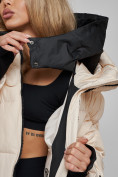 Оптом Зимняя женская куртка модная с капюшоном бежевого цвета 52306B в Казани, фото 18