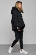 Оптом Зимняя женская куртка модная с капюшоном черного цвета 52306Ch в Казани, фото 2