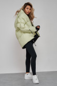 Оптом Зимняя женская куртка модная с капюшоном салатового цвета 52306Sl в Казани, фото 14