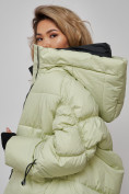Оптом Зимняя женская куртка модная с капюшоном салатового цвета 52306Sl в Казани, фото 17