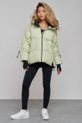Оптом Зимняя женская куртка модная с капюшоном салатового цвета 52306Sl в Казани, фото 2