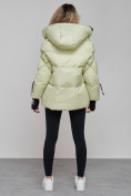 Оптом Зимняя женская куртка модная с капюшоном салатового цвета 52306Sl в Екатеринбурге, фото 4