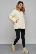 Оптом Зимняя женская куртка модная с капюшоном бежевого цвета 52308B в Казани, фото 2