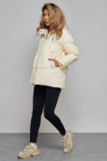Оптом Зимняя женская куртка модная с капюшоном бежевого цвета 52308B в Казани, фото 3