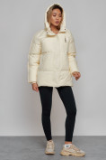 Оптом Зимняя женская куртка модная с капюшоном бежевого цвета 52308B в Казани, фото 8