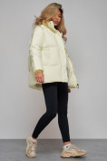 Оптом Зимняя женская куртка модная с капюшоном светло-желтого цвета 52308SJ в Казани, фото 16