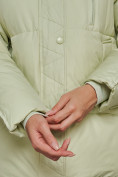 Оптом Зимняя женская куртка модная с капюшоном салатового цвета 52308Sl в Казани, фото 13