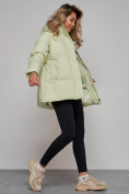 Оптом Зимняя женская куртка модная с капюшоном салатового цвета 52308Sl в Казани, фото 19
