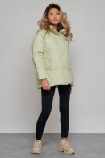 Оптом Зимняя женская куртка модная с капюшоном салатового цвета 52308Sl в Екатеринбурге, фото 2