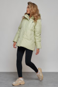Оптом Зимняя женская куртка модная с капюшоном салатового цвета 52308Sl в Казани, фото 3
