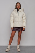 Оптом Зимняя женская куртка модная с капюшоном бежевого цвета 52309B в Екатеринбурге