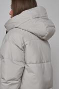 Оптом Зимняя женская куртка модная с капюшоном светло-серого цвета 52309SS в Екатеринбурге, фото 13