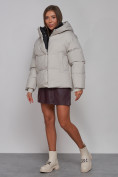 Оптом Зимняя женская куртка модная с капюшоном светло-серого цвета 52309SS в Казани, фото 2