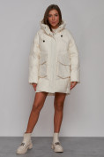 Оптом Зимняя женская куртка модная с капюшоном бежевого цвета 52310B в Казани