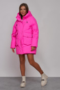 Оптом Зимняя женская куртка модная с капюшоном розового цвета 52310R в Екатеринбурге, фото 2