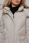 Оптом Пальто утепленное молодежное зимнее женское светло-серого цвета 52321SS в Волгоградке, фото 15