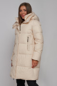Оптом Пальто утепленное молодежное зимнее женское бежевого цвета 52322B в  Красноярске, фото 10