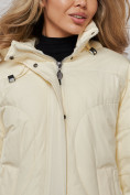 Оптом Пальто утепленное молодежное зимнее женское бежевого цвета 52323B в Воронеже, фото 14