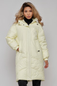 Оптом Пальто утепленное молодежное зимнее женское светло-желтого цвета 52323SJ в Перми, фото 13