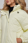 Оптом Пальто утепленное молодежное зимнее женское светло-желтого цвета 52323SJ в Воронеже, фото 15
