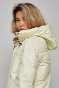 Оптом Пальто утепленное молодежное зимнее женское светло-желтого цвета 52323SJ в Казани, фото 24