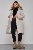 Оптом Пальто утепленное молодежное зимнее женское светло-серого цвета 52323SS в Омске, фото 18