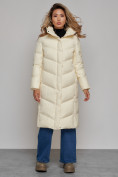 Оптом Пальто утепленное молодежное зимнее женское светло-бежевого цвета 52325SB в Омске